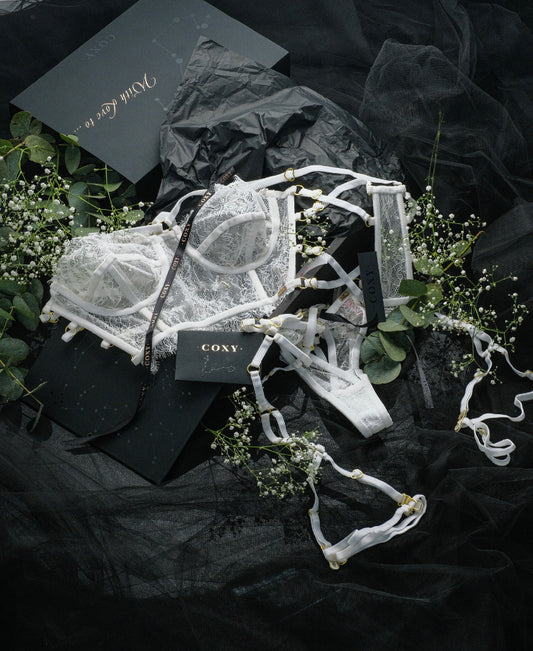 COXY “White” lingerie and nightware